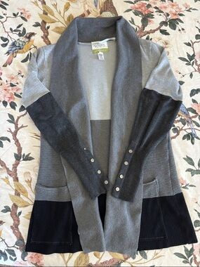 Refried ApparelTwo-Tone Gray & Black Open-Front Cardigan with Button Cuff Detail